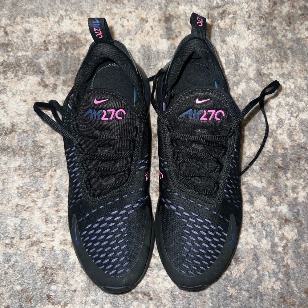Nike 270s